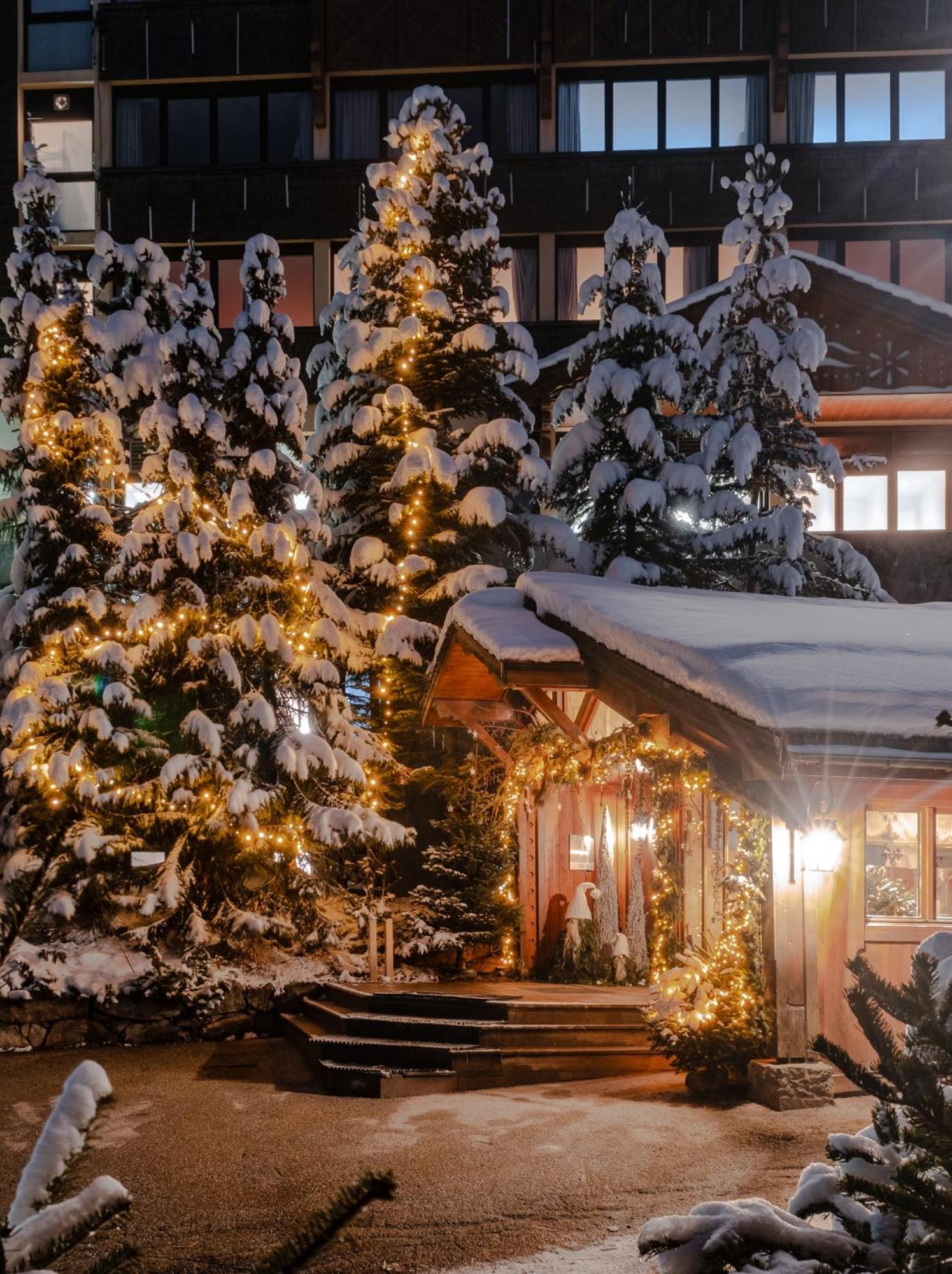 Alpes Hotel Du Pralong Корчевел Екстериор снимка